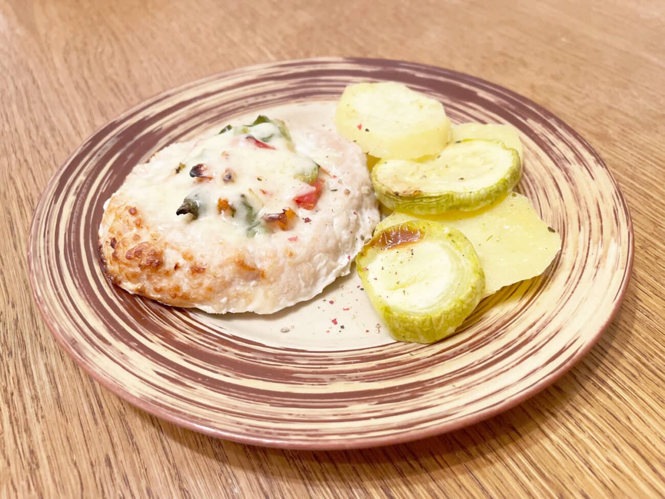 Куриные котлеты с перцем и сыром