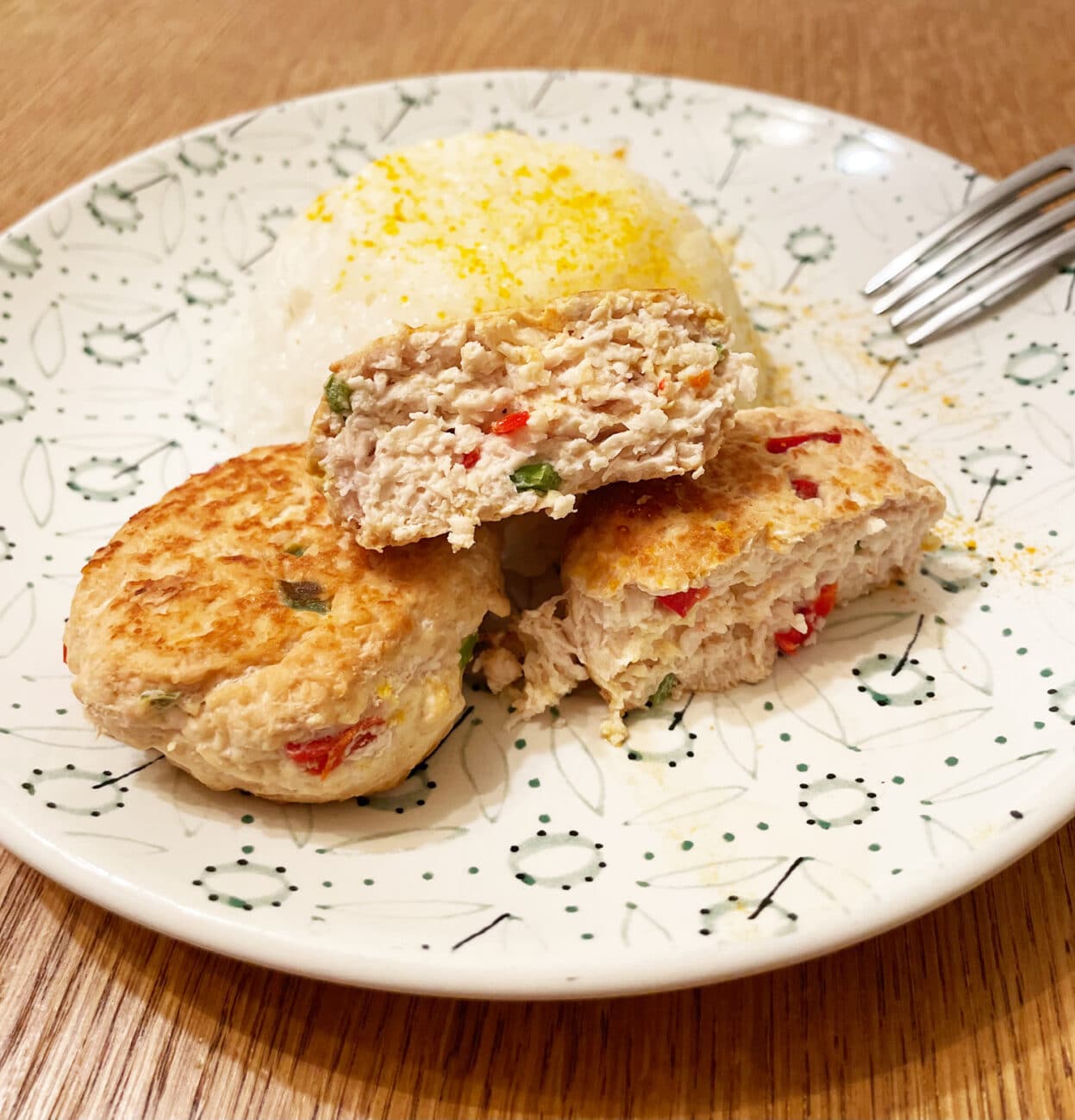 Жареные куриные котлеты с перцем