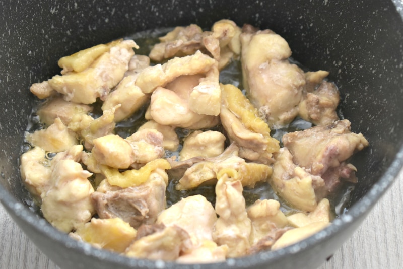 Фото рецепта - Гречка по-купечески с курицей и помидорами - шаг 1
