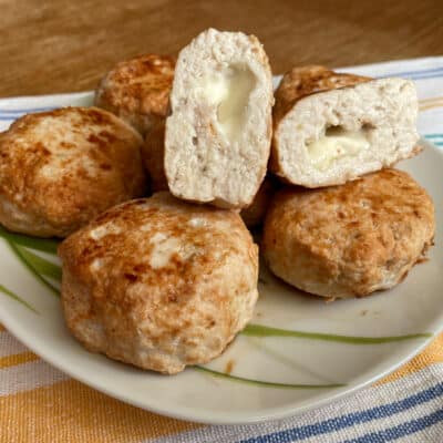 Жареные куриные котлеты с сыром моцарелла