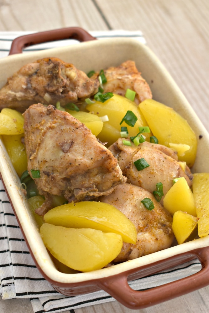 Курица с картошкой в рукаве в духовке