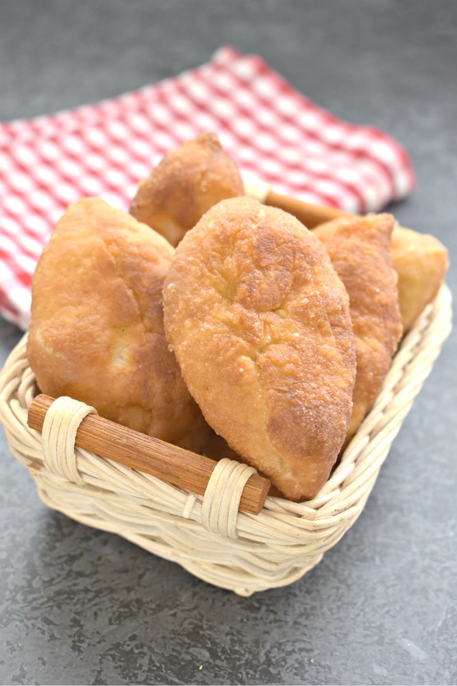 Пирожки с мясом и грибами
