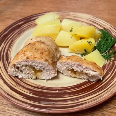 Запеченные куриные рулетики с сыром и йогуртом