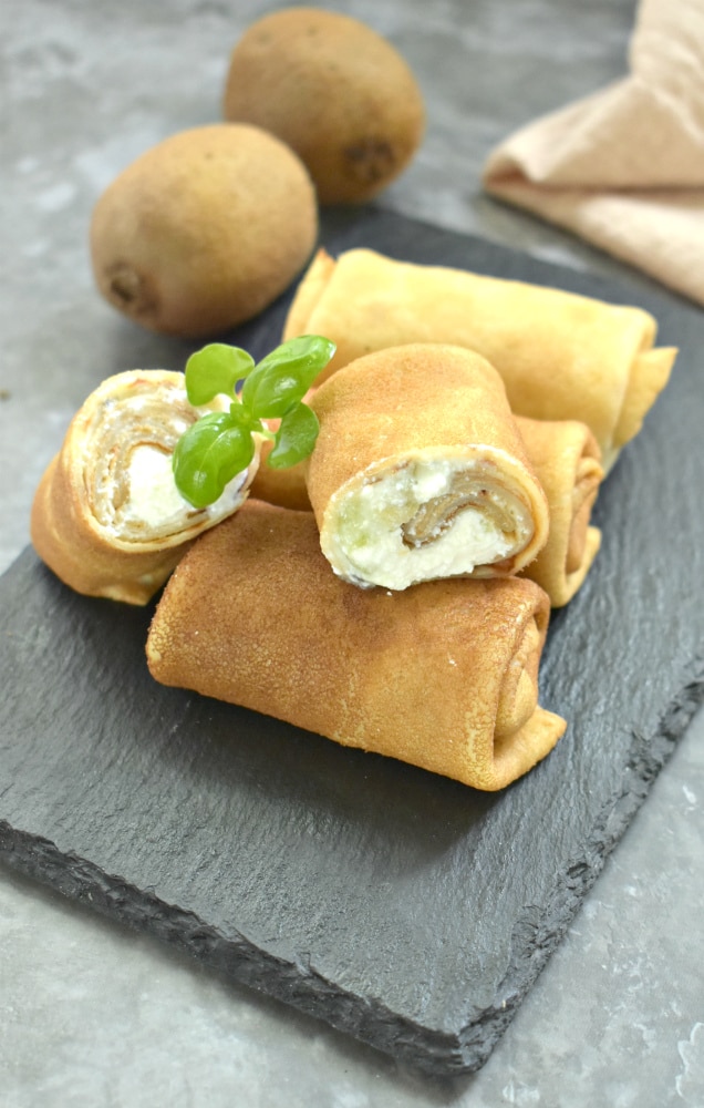 Блинчики с начинкой из киви и творога