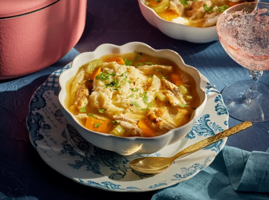 Куриный суп с клецками и овощами